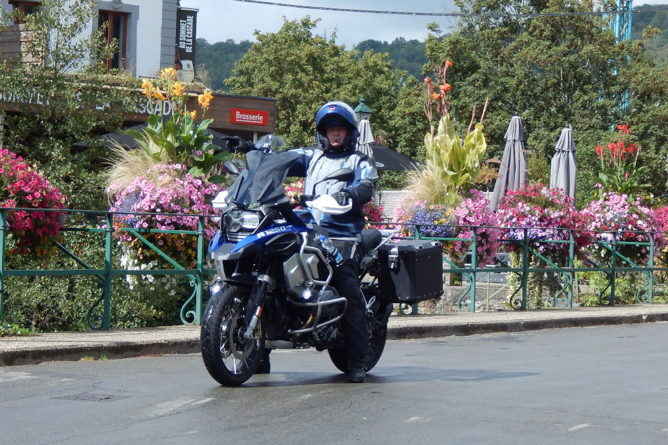 Motorrijbewijspoint Rheden examengarantie AVB en AVD